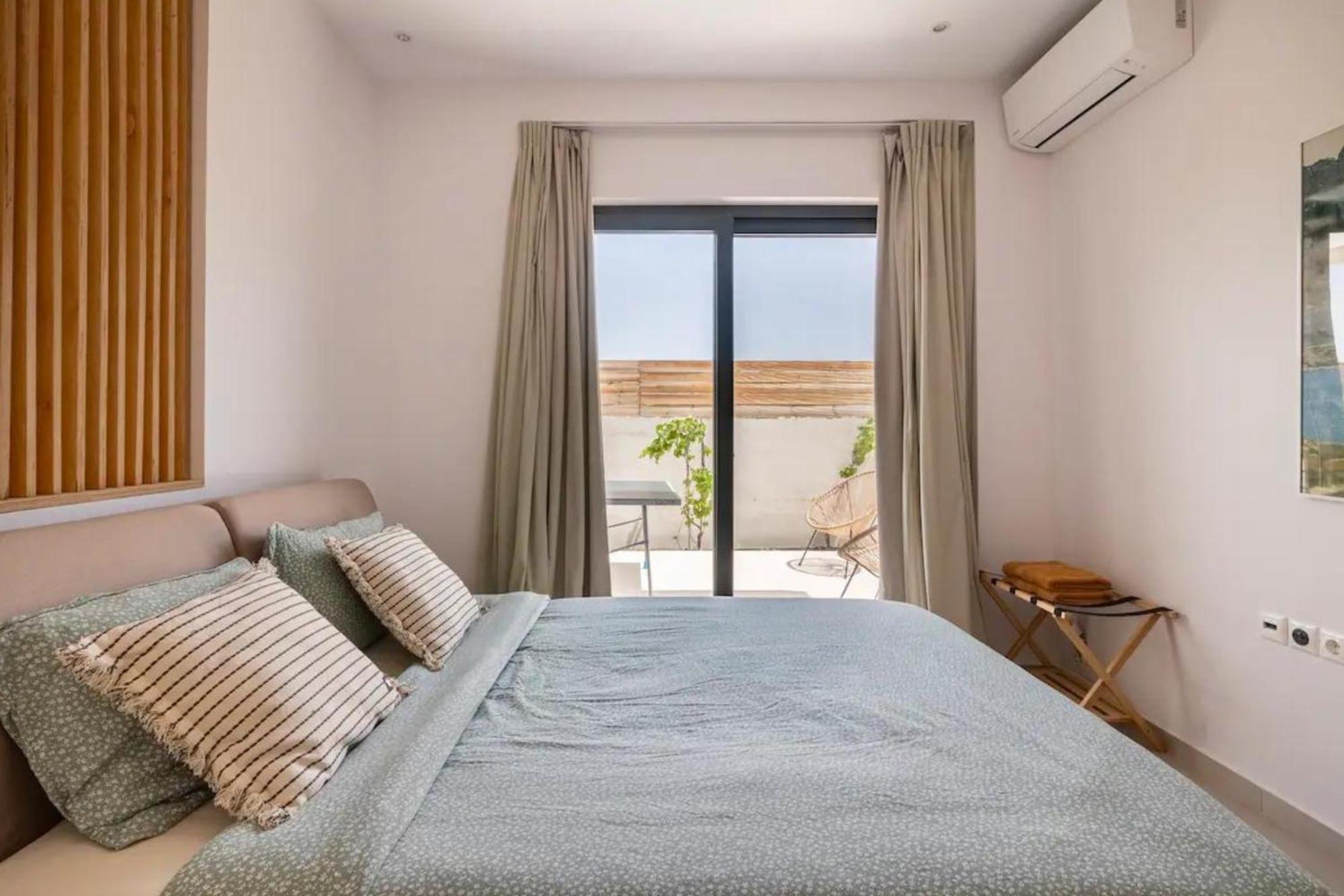 Villa Kala Loutraki - Private Pool & Sauna I Beach Exterior photo